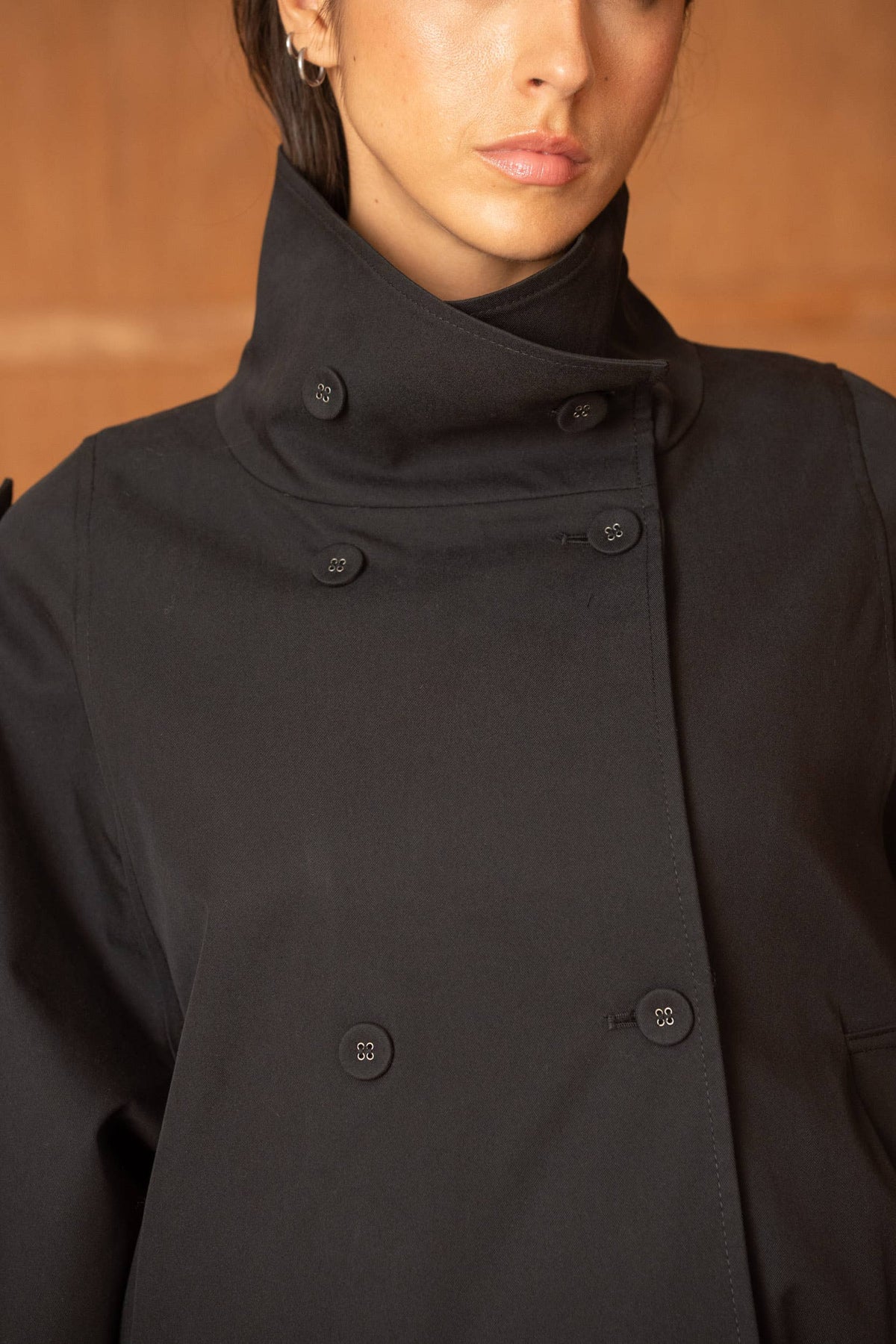 [Urban] Kurze Oversize-Jacke im Trench-Stil mit Wickelkragen