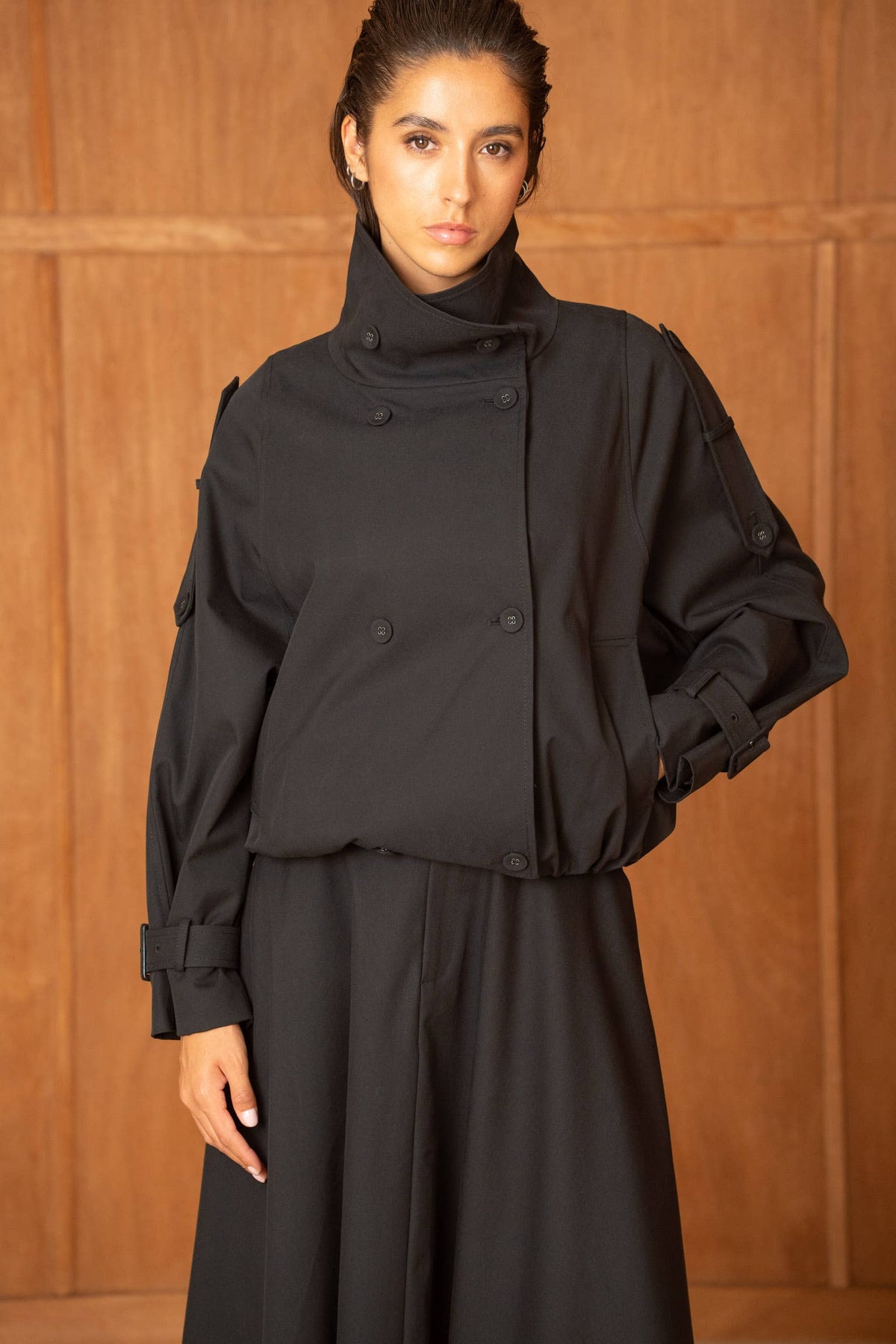 [Urban] Kurze Oversize-Jacke im Trench-Stil mit Wickelkragen